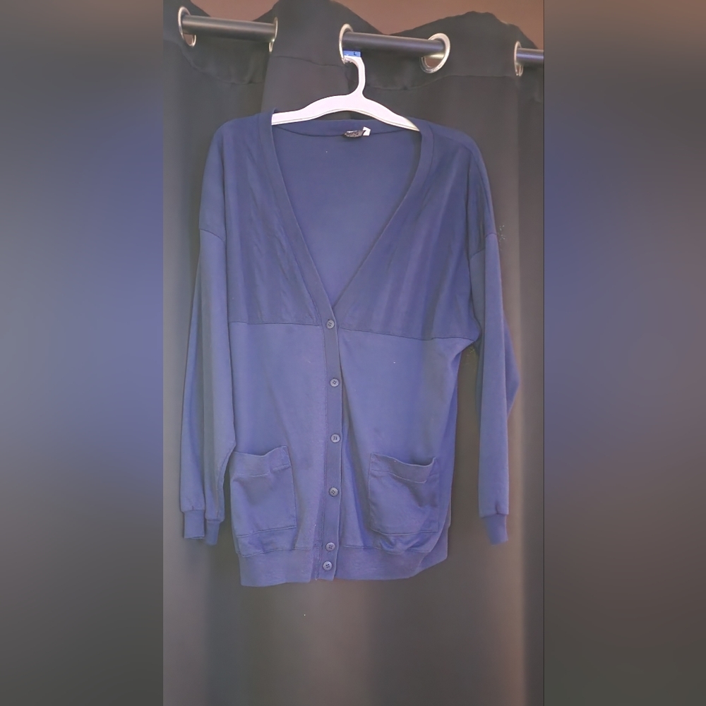 Catalina Women's Blue V Neck with Buttons Long Sleeve Cardigan XL Used